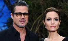 Angelina Jolie chặn số của Brad Pitt