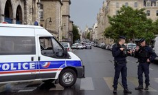 Vụ tấn công Notre-Dame ở Paris: kẻ tấn công bị bắn ngoài nhà thờ