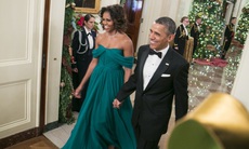 Michelle Obama trẻ trung với đầm xanh lá cho U50
