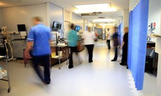 Thuế sức khỏe nhập cư cao ảnh hưởng tới y tá nước ngoài ở Anh