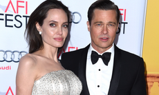 Angelina Jolie có thể mất quyền nuôi con nếu khắt khe với Brad Pitt