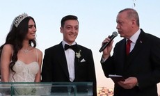 Bức ảnh Tổng thống Erdogan dự đám cưới cầu thủ Đức Ozil gây 'bão mạng'