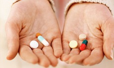 Có phải do thuốc gây buồn nôn và mất ngủ?