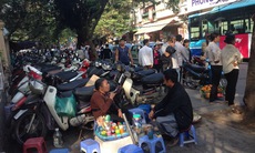 “Đòi lại” vỉa hè và bài toán dân sinh