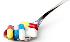 Uống doxycycline bị đau rát họng, khắc phục thế nào?