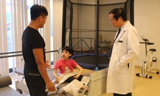 Người giáo sư suốt đời không nguôi trăn trở với bệnh nhi