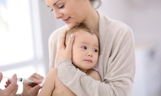 Chăm sóc trẻ mắc sởi đúng cách, ngừa biến chứng
