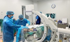 Đặt máy tạo nhịp tim vĩnh viễn điều trị chứng nhịp nhanh, nhịp chậm