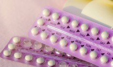 Rong kinh khi uống thuốc tránh thai có nguy hiểm?