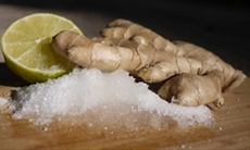 Đắp muối rang gừng có làm giảm mỡ bụng?