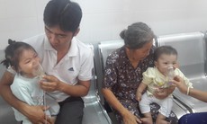 Chơi Tết, không quên giữ ấm cho trẻ