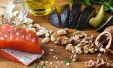Mối liên quan giữa axit béo omega-3 và sức khỏe tim