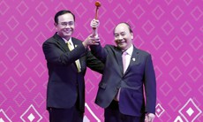 Việt Nam nhận búa Chủ tịch ASEAN
