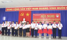 Trao tặng học bổng khuyến học trong mùa tựu trường 2020-2021