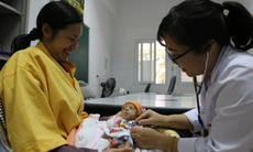 Quảng Ninh: Nuôi dưỡng thành công trẻ sinh non, nhẹ cân suy hô hấp nặng