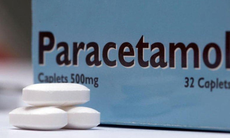 Uống 50 viên paracetamol, một phụ nữ phải lọc máu để giữ mạng sống