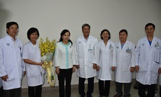 Trao kỷ niệm chương và tặng quà cho gia đình người hiến mô-tạng trong ca ghép tạng xuyên Việt lần 2