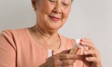 Dùng thuốc ở người cao tuổi - những điều nên ghi nhớ