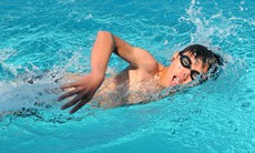 Ngăn chặn bệnh tai khi đi bơi