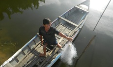 Chuyện đời kỳ lạ của người đánh cá không chân trên dòng sông Trà
