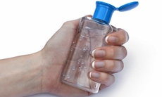 Nước rửa tay khô được tiêu thụ nhiều trong mùa dịch