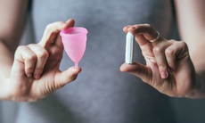 Ðang đặt vòng tránh thai có dùng được cốc nguyệt san?