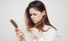 Làm sao ngăn rụng tóc khi giảm cân?
