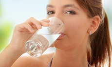 Uống nước đúng cách để có làn da đẹp?