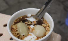 Những món ăn ngọt lịm, nóng hổi xua tan gió lạnh đầu mùa