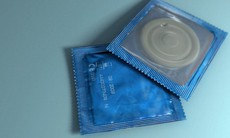 Bao cao su hydrogel mới giải phóng thuốc diệt HIV khi bị rách