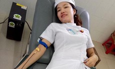 Y bác sĩ hiến máu cứu bệnh nhân u xơ tử cung