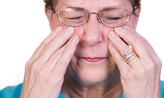 Lưu ý khi điều trị viêm mũi xoang ở người cao tuổi