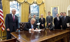 Tân Tổng thống Mỹ Trump đảo ngược chính sách phá thai