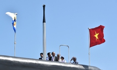 Thủ tướng Nguyễn Xuân Phúc dự lễ thượng cờ tàu ngầm Kilo