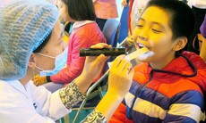 200 học sinh được các nha sĩ "làm cho miệng duyên dáng" hơn