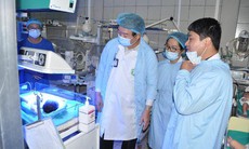 Miễn toàn bộ viện phí cho 3 trẻ sơ sinh chuyển từ Bắc Ninh lên BV Bạch Mai điều trị