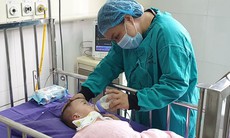 Bệnh viện tỉnh lần đầu làm ECMO cứu bé trai viêm phổi suýt chết