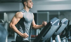 Cấp cứu vì tập gym quá sức, lưu ý cần biết khi tập gym mùa nắng nóng