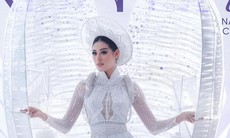 Khánh Vân trình diễn Kén Em, quảng bá ngành dệt may Việt Nam tại Miss Universe