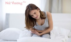 Huyết trắng bất thường có phải do thường xuyên dùng băng vệ sinh hằng ngày?