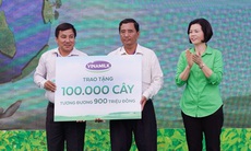 Vinamilk trồng gần 100 ngàn cây xanh và trao tặng 66.000 ly sữa tại tỉnh Cà Mau