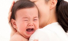 Trẻ khóc đêm, khóc dạ đề là chứng bệnh gì?