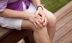 Xua tan nỗi lo về khô khớp gối