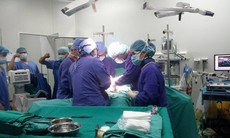 Lần đầu Việt Nam thực hiện thay đĩa đệm cột sống thắt lưng cho bệnh nhân