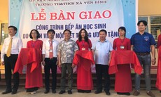 BV Nội tiết Trung ương trao tặng công trình bếp ăn bán trú trị giá 250 triệu đồng cho trường học vùng cao