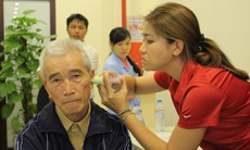 BV ĐK An Việt khám và tặng máy trợ thính miễn phí cho gần 400 bệnh nhân