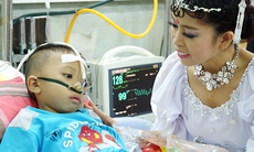 Bệnh nhi đón trung thu cùng "chị Hằng" bên giường cấp cứu