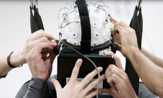 Robot giúp bệnh nhân chấn thương cột sống phục hồi một phần chức năng