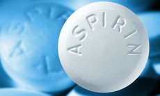 Ngừng sử dụng aspirin có liên quan với tăng nguy cơ đau tim, đột quỵ