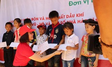 Hội Chữ thập đỏ: Tiếp sức học sinh vùng lũ ở Thanh Hóa tới trường